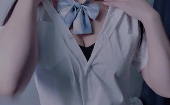 晚婉吥想睡穿着学生装给你舔耳朵